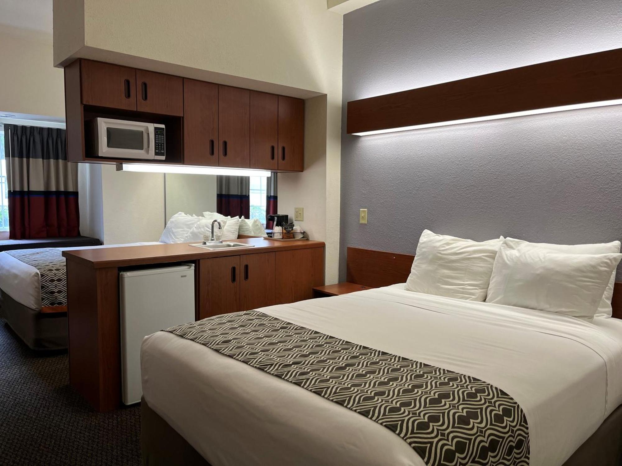 Microtel And By Wyndham - Lady Lake/