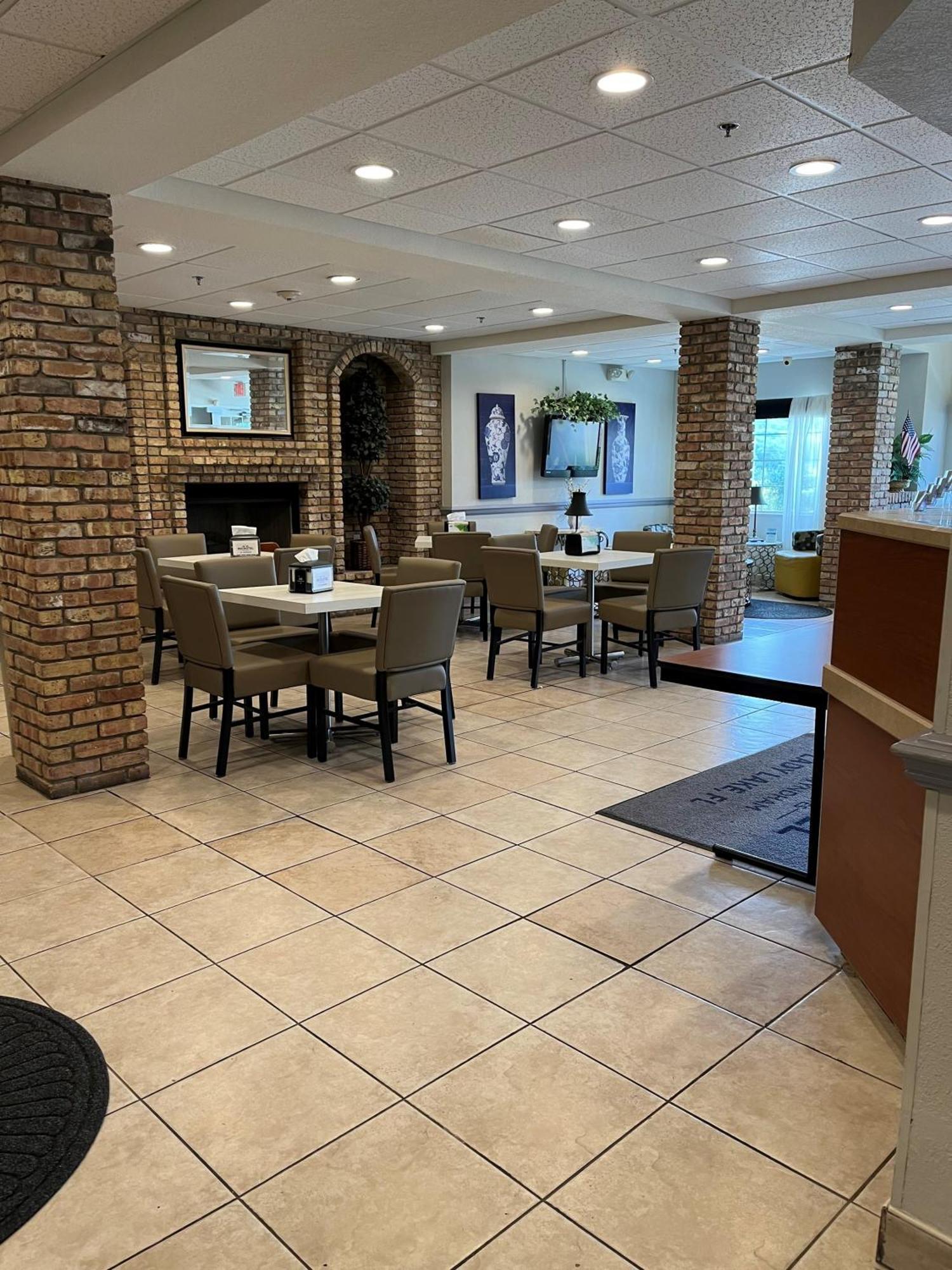 Microtel And By Wyndham - Lady Lake/ Hotel The Villages
