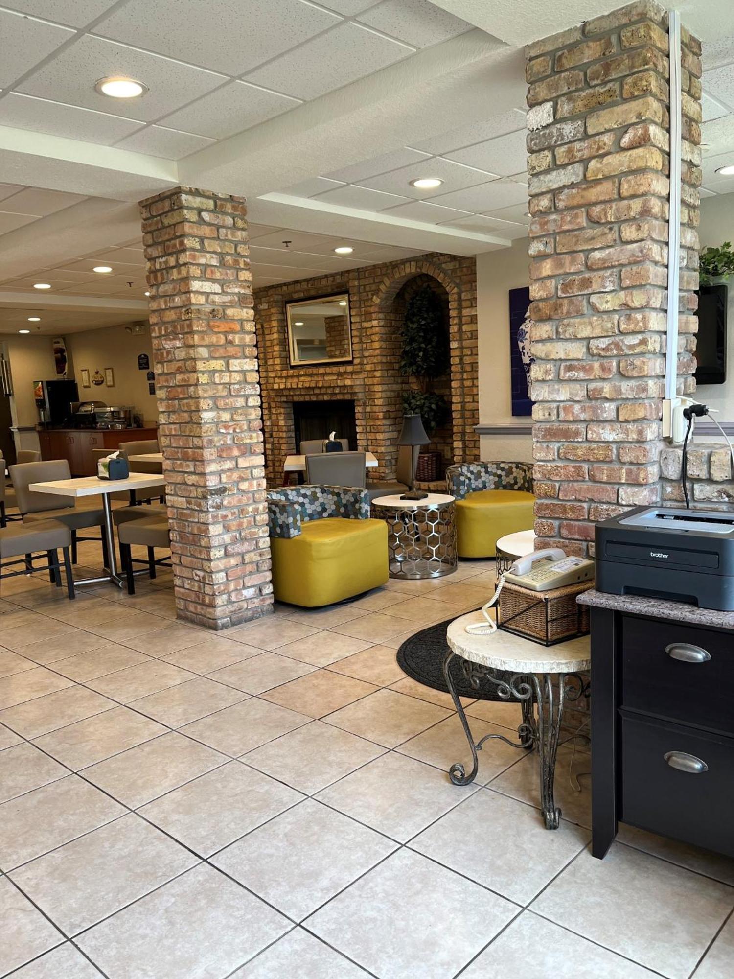 Microtel And By Wyndham - Lady Lake/ The Villages
