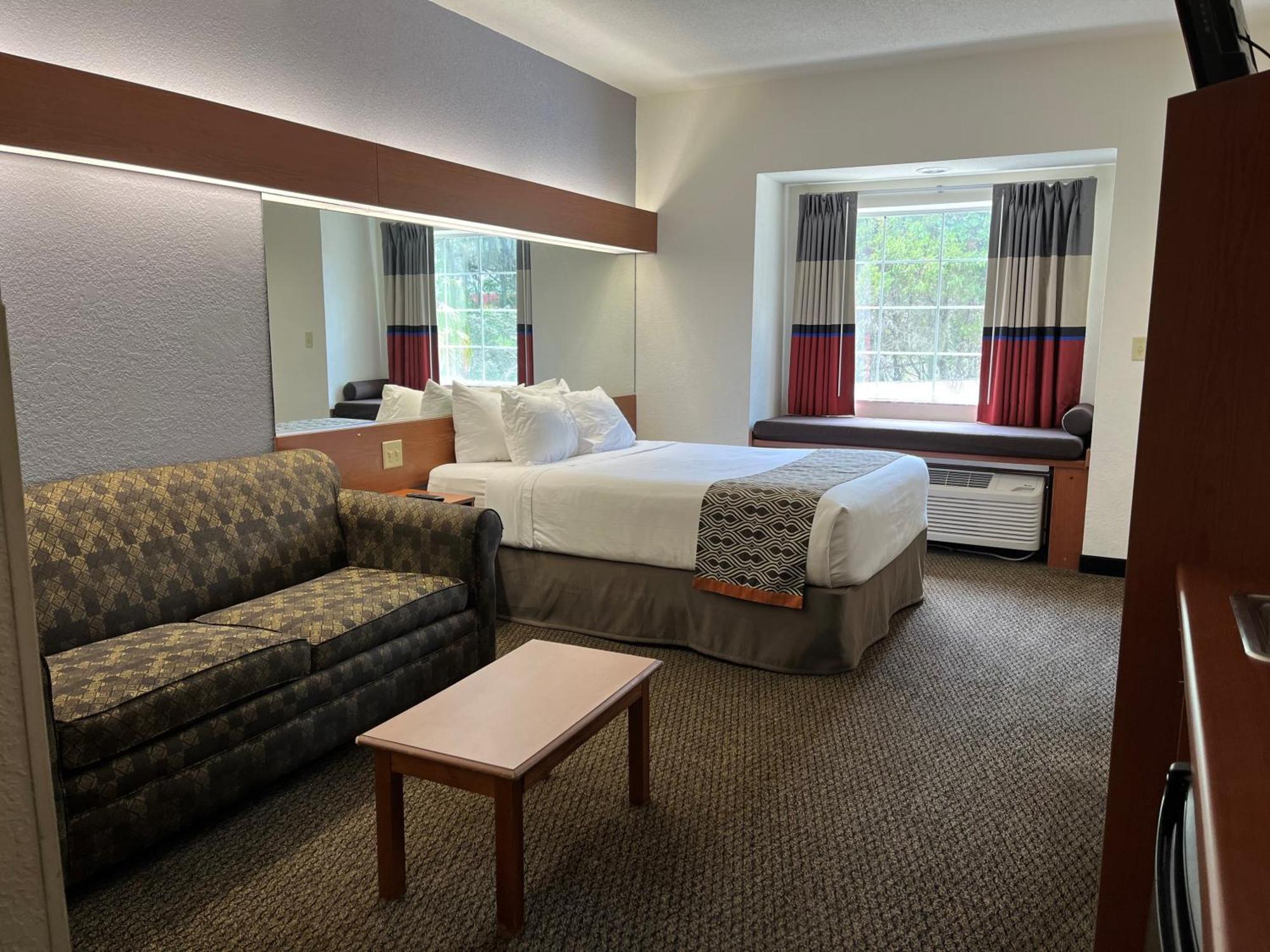 Microtel And By Wyndham - Lady Lake/ Hotel The Villages
