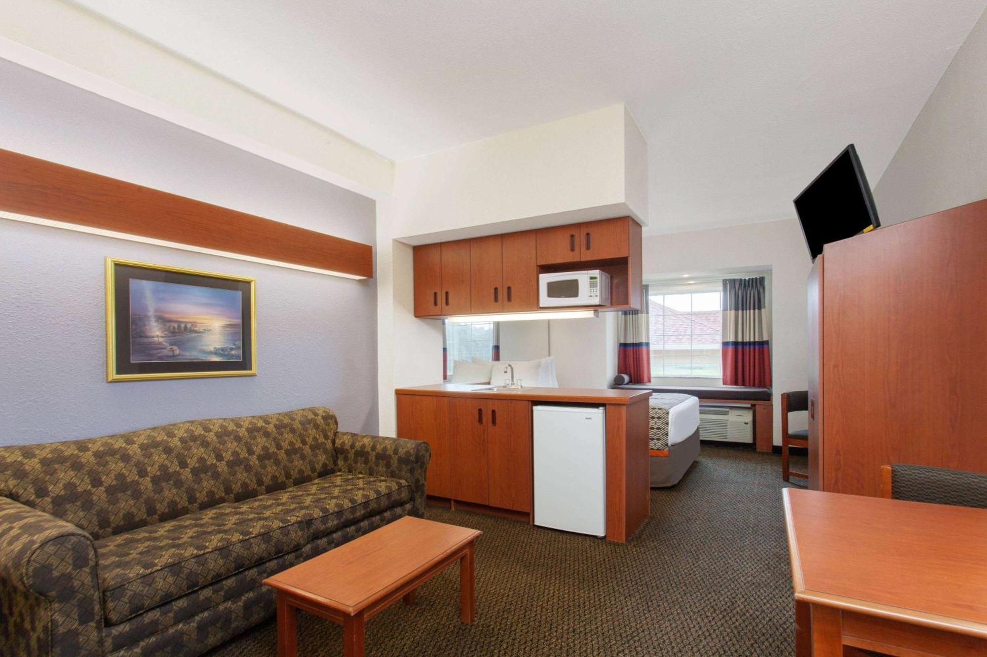 Microtel And By Wyndham - Lady Lake/ 2*