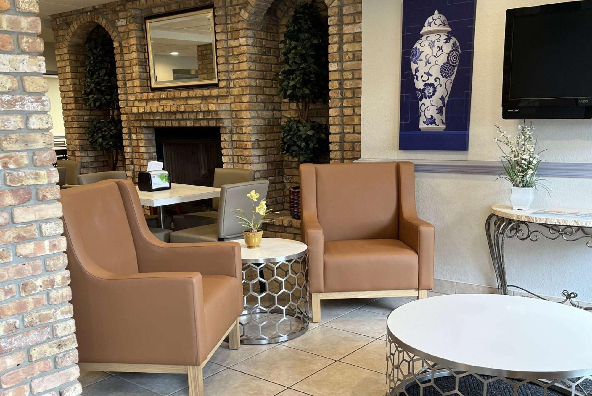 Microtel And By Wyndham - Lady Lake/ Hotel