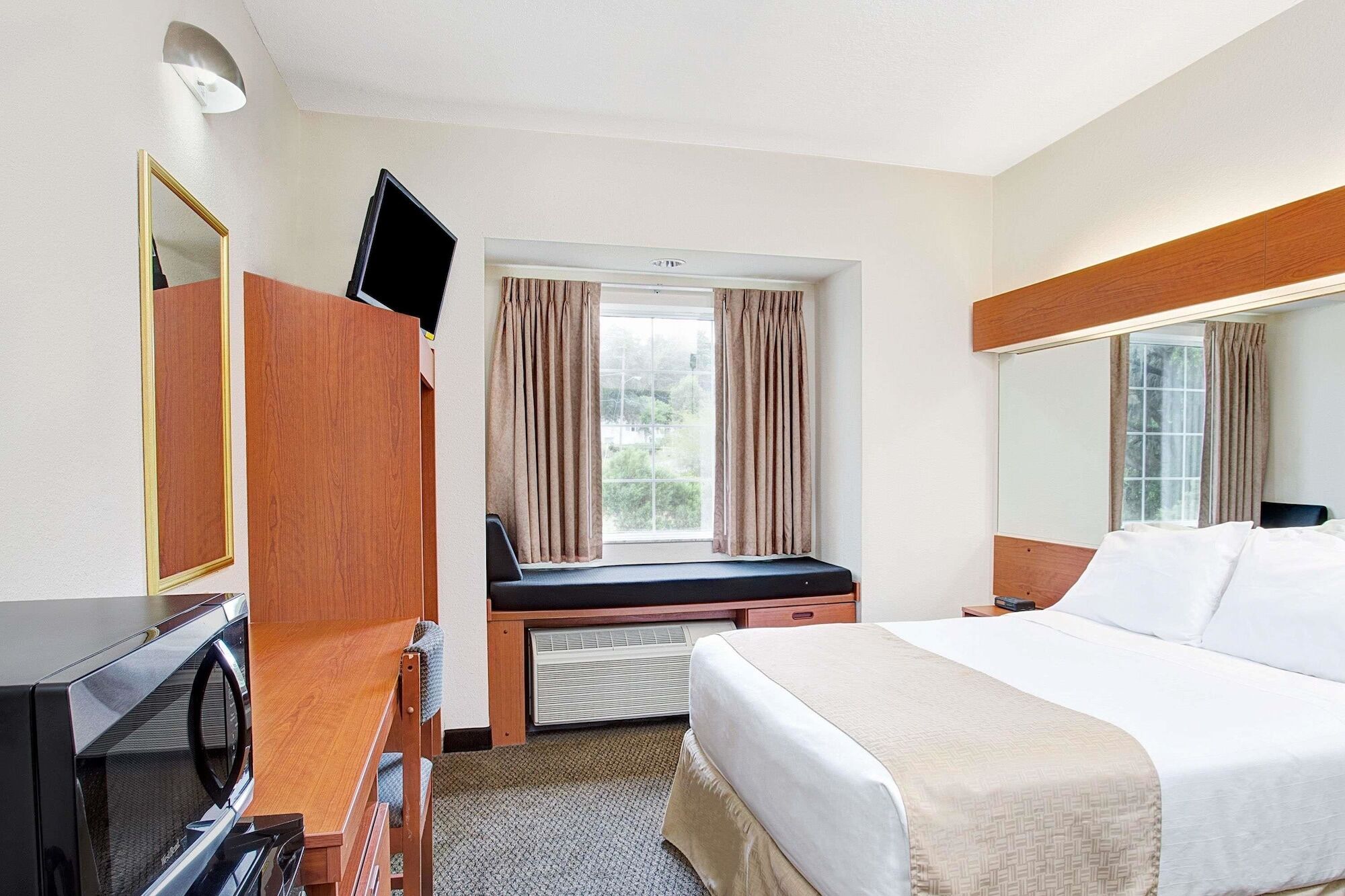 Microtel And By Wyndham - Lady Lake/ The Villages