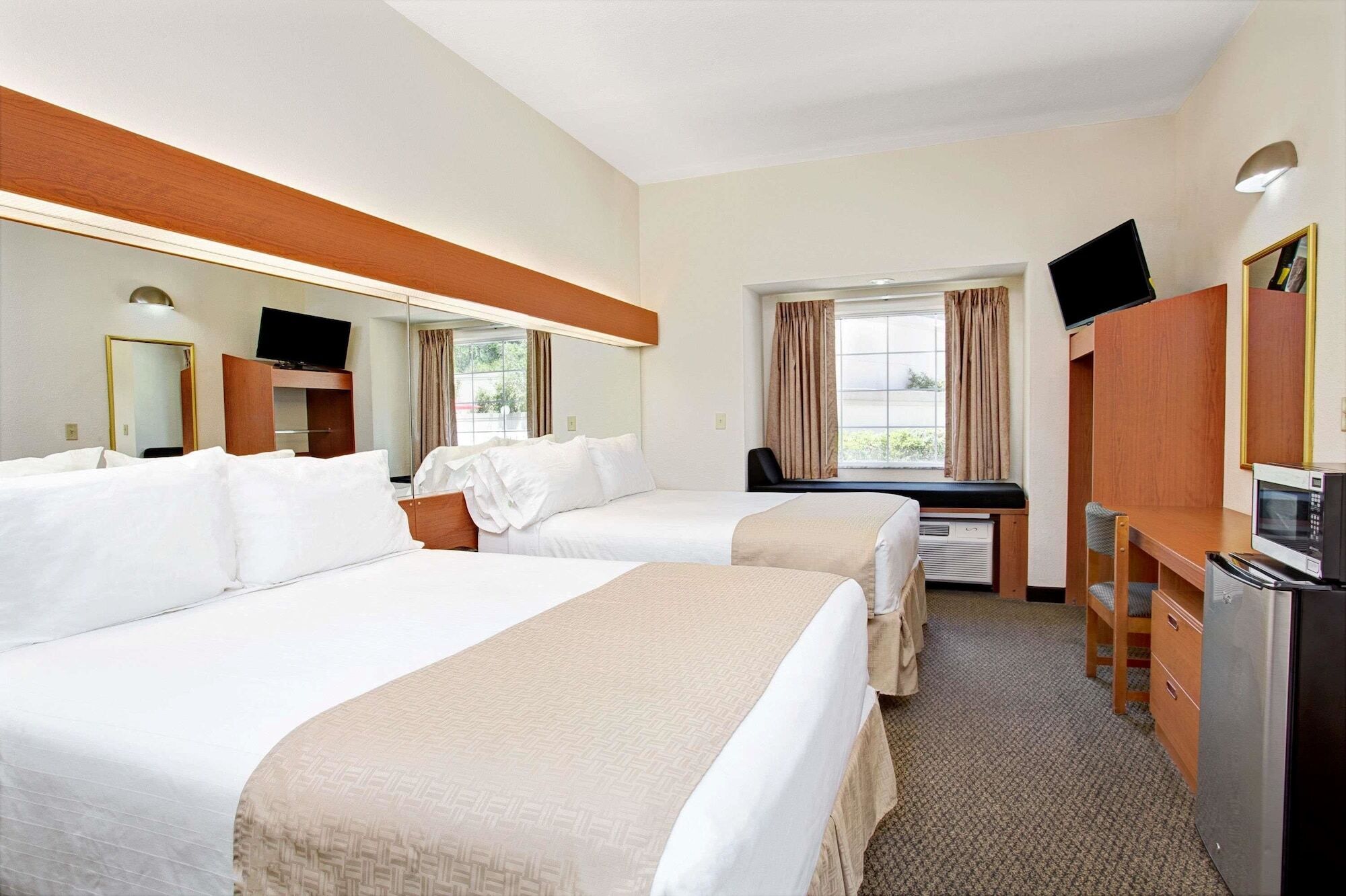 Microtel And By Wyndham - Lady Lake/ The Villages